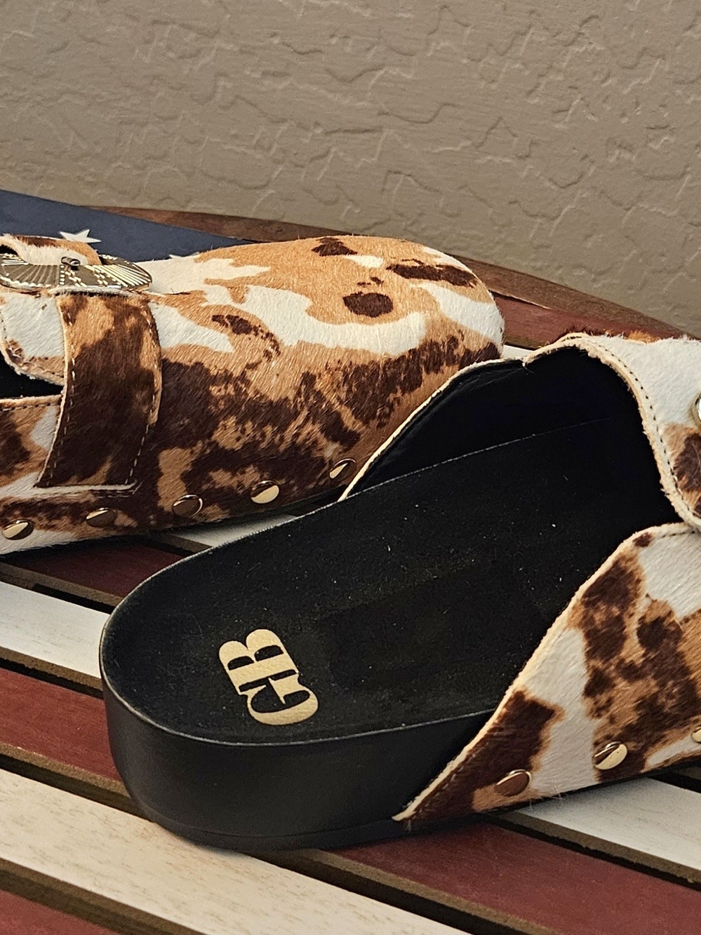 Giani Bini Cowhide Print Slip-On Mules in Brown and Cream- NWOT - Picture 4 of 4